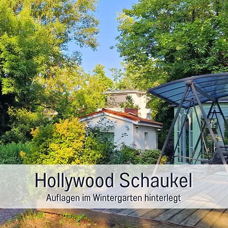 Rotkaeppchen Mit Grossem Garten Bei Berlin