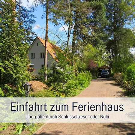 Rotkaeppchen Mit Grossem Garten Bei Berlin