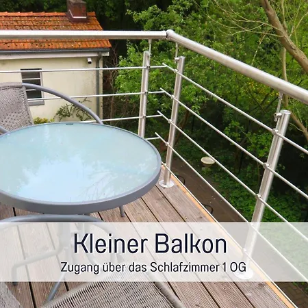 Rotkaeppchen Mit Grossem Garten Bei Berlin Kleinmachnow